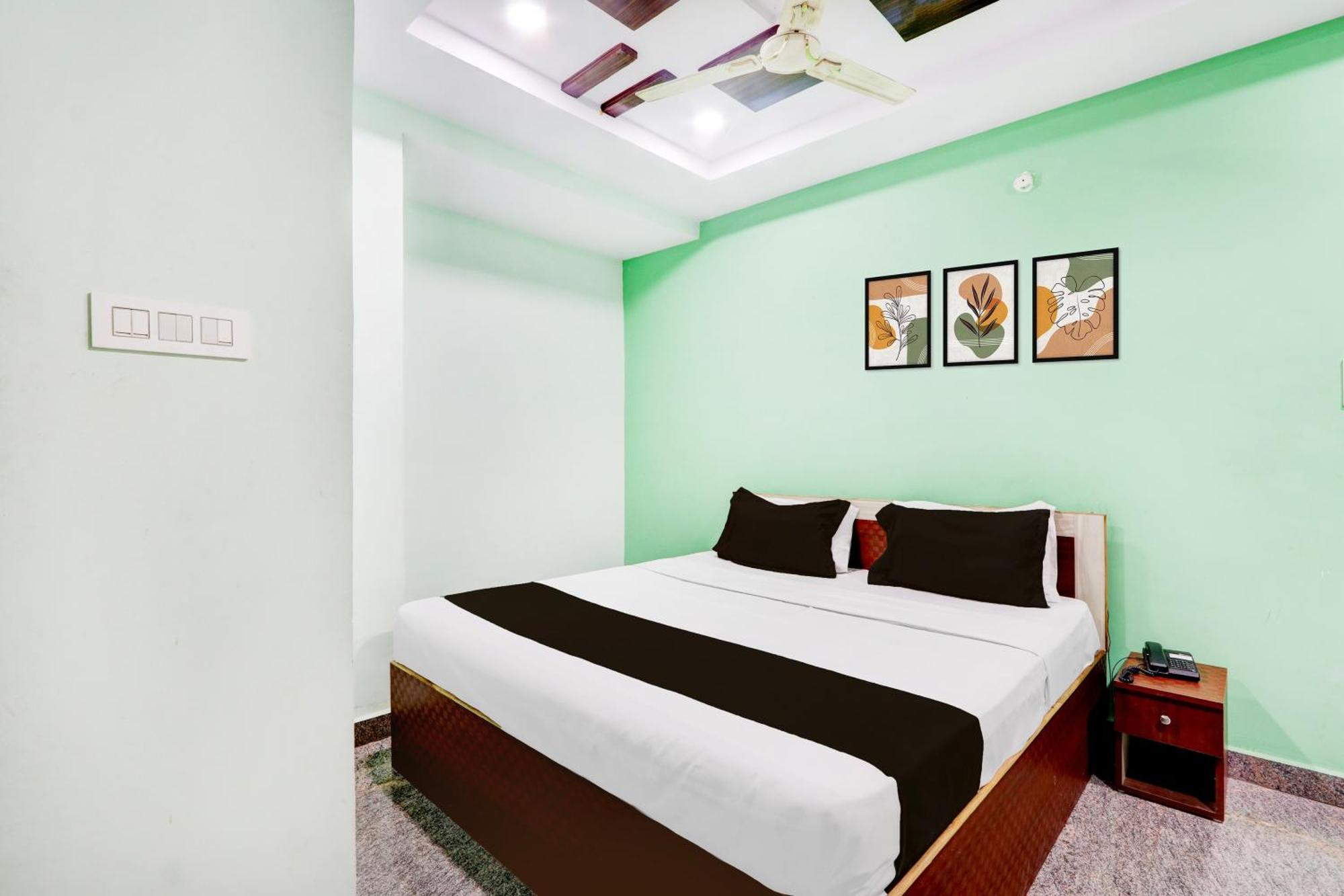 Hotel O Anoos Minarva Hyderabad Exterior foto